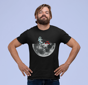 Astronaut On The Moon Men's T-Shirt
